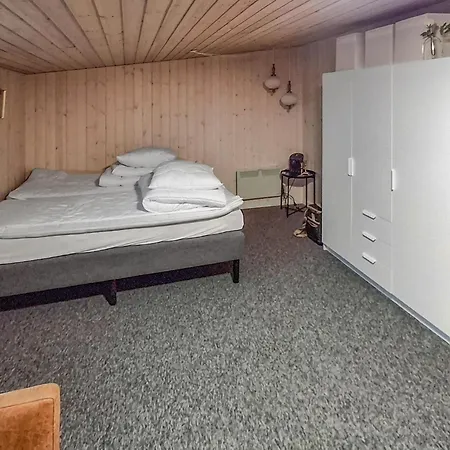 Сasa de vacaciones Lovely In Sjolund With Wifi