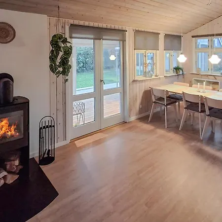Сasa de vacaciones Lovely In Sjolund With Wifi Binderup Strand